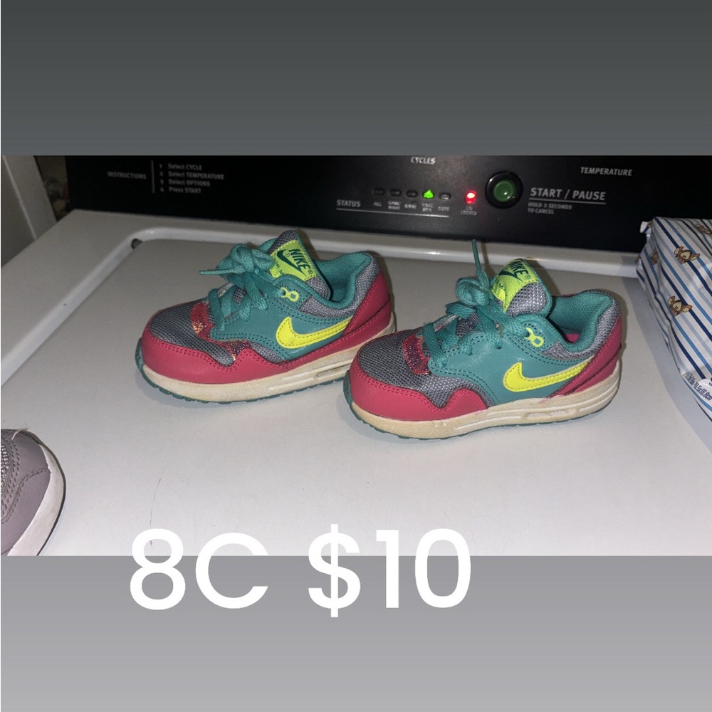 Nike 8C girl